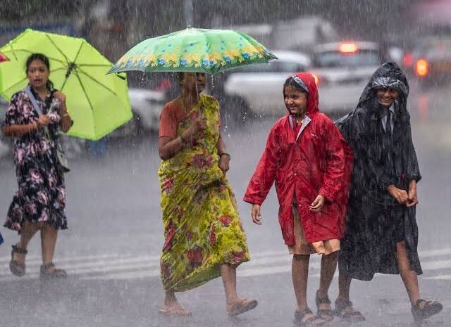 भारी बारिश को लेकर अलर्ट हुई जारी,कई राज्यों में लगातार हो रही है बारिश