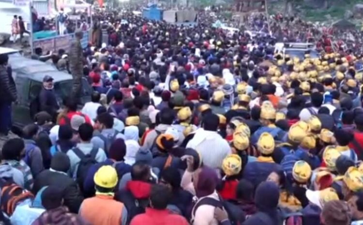 अमरनाथ यात्रा के लिए श्रद्धालुओं का 12वां जत्था हुआ रवाना,अब तक 2 लाख से अधिक श्रद्धालु कर चुके है बाबा भोलेनाथ का दर्शन