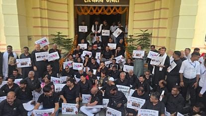विपक्षी विधायकों ने सीएम नीतीश से मांग इस्तीफा,सदन में जमकर हुआ हंगामा