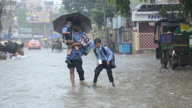 तेज आंधी के साथ भारी बारिश की चेतावनी,पढ़ लीजिए पूरी खबर