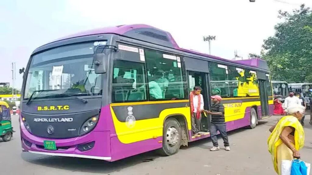 महिलाओं के लिए दो दिन हुई फ्री बस यात्रा,नीतीश कुमार का बड़ा तोहफा 1 1000564913