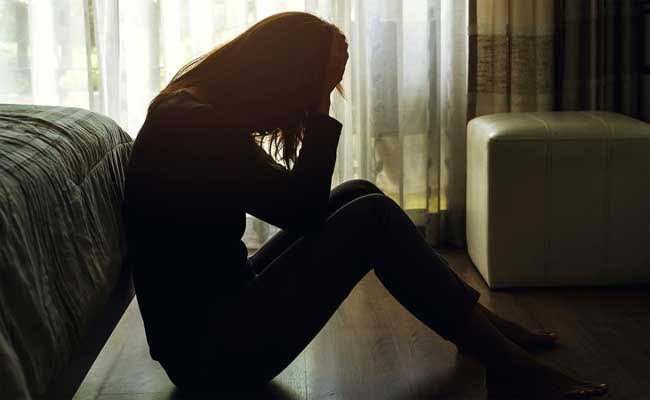 12 साल की लड़की के साथ 200 लोगों ने किया गलत काम,जानिए पूरी मामला 1 1000567815