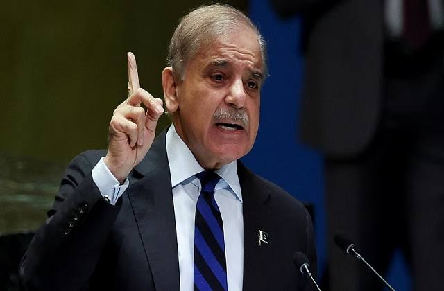 पाकिस्तान के पीएम ने भारत के खिलाफ दिखाई गीदड़ भभकी,बोले-हमारे हक की चीजें कोई नहीं छीन सकता! 1 1000568117