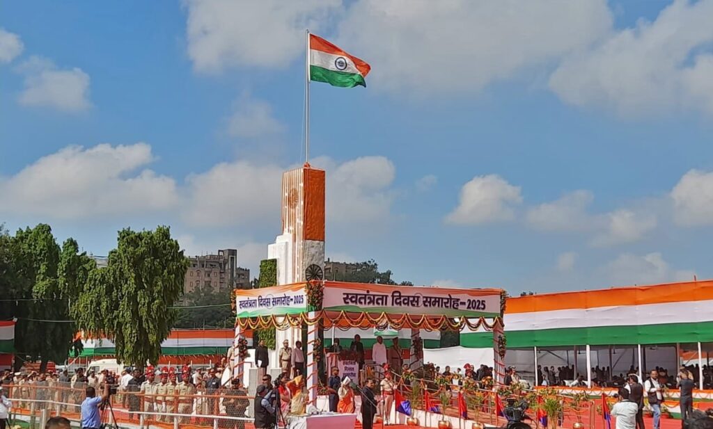 प्रारंभिक परीक्षा के लिए सिर्फ 100 रुपए देना होगा शुल्क,स्वतंत्रता दिवस पर CM नीतीश का बड़ा ऐलान 1 1000569263