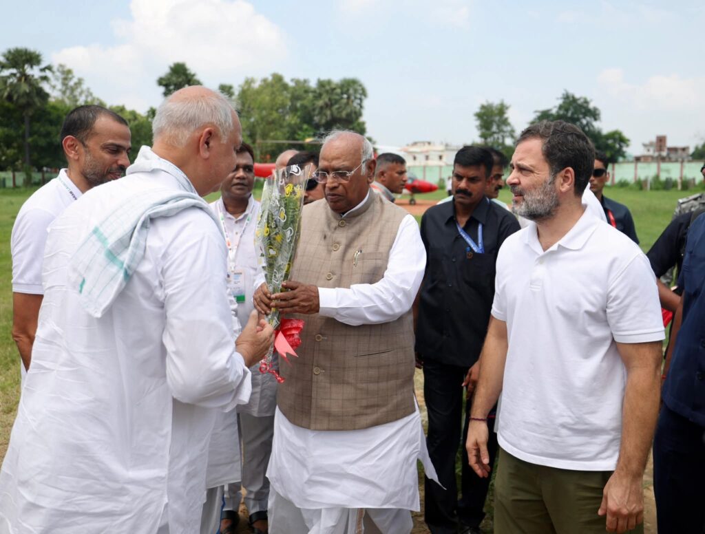वोट का राज मतलब छोटे का राज,भाजपा आपसे आपका अधिकार छीन रही है,खूब गरजे तेजस्वी 1 1000572192