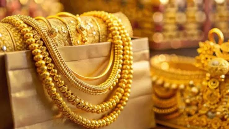 सोने की कीमतों में आया उछाल,जानिए क्यों महंगा हो रहा है सोना? 1 1000578877