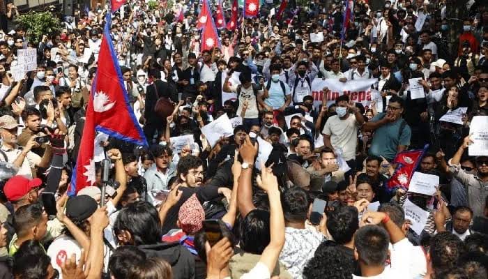 नेपाल के पूर्व पीएम केपी शर्मा ओली का बड़ा बयान,जनता के आंदोलन को बताया गहरी साजिश 1 1000585695