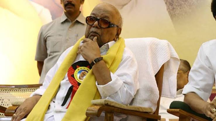 जनता के पैसे का इस्तेमाल नेताओं के महिमामंडन में नहीं होना चाहिए,सुप्रीम कोर्ट का फटकार 1 1000592140