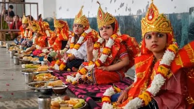 अष्टमी तिथि पर कन्या पूजन का जान लीजिए शुभ मुहूर्त और विधि 1 1000596039