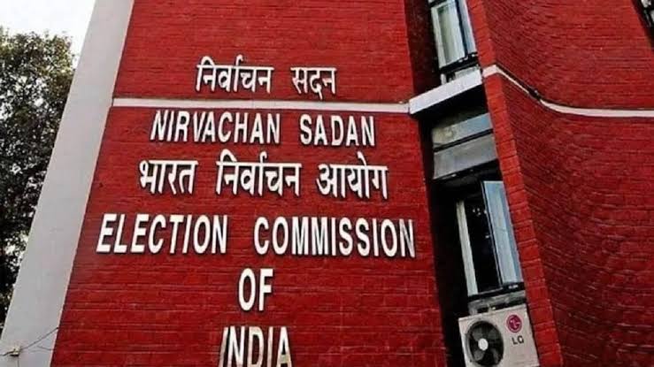 कांग्रेस नेता पवन खेड़ा को चुनाव आयोग का नोटिस,दो वोटर आईडी रखने से बढ़ी परेशानी
