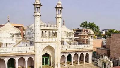 मदरसे को बंद करने की उठी मांग,जानें हैदराबाद में मस्जिद पर क्यों छिड़ा है विवाद?
