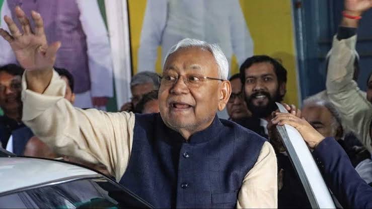 नीतीश अब कागज पर लिखा भाषण क्यों पढ़ने लगे हैं?ईमानदारी और लोगों के बीच विकास पुरुष की छवि 1 1000611242