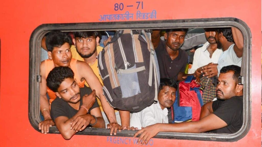 छठ महापर्व को लेकर हजारों ट्रेनों का तोहफा,रेलवे ने किया बड़ा ऐलान 1 1000611277