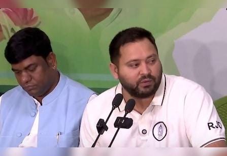 जनता के बीच तेजी से बढ़ रहा है तेजस्वी का असर,बिहार चुनाव से पहले राजद के 5 बड़े वादे 1 1000611874