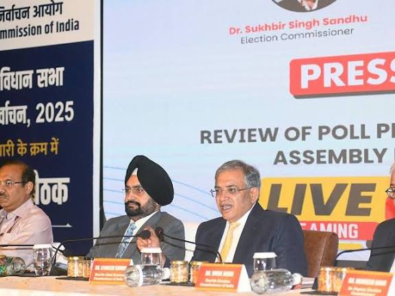 चुनाव की तारीखों का आज होगा ऐलान,बिहार में मतदान के लिए तैयारी हुई पूरी