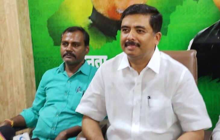 पूर्व JDU सांसद संतोष कुशवाहा थामेंगे RJD का दामन,नीतीश कुमार को लगेगा बड़ा झटका!