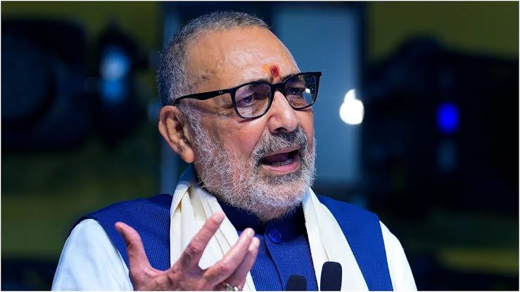 मिट पर छिड़ी बड़ी बहस,चुनाव से पहले झटका और हलाल की गिरिराज सिंह करने लगे चर्चा