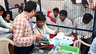 कल सुबह 8 बजे से शुरू होगी बिहार चुनाव की मतगणना,अंतिम परिणामों पर टिकी हैं सबकी निगाहें 1 1000623271