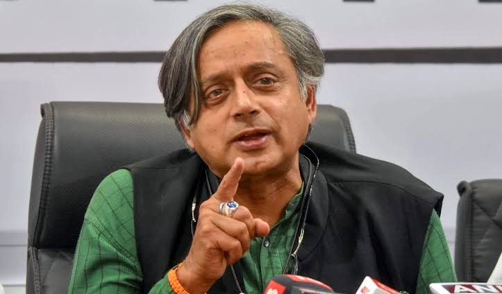  भाजपा का मुकाबला करने के लिए कुछ इस तरह से तैयार है कांग्रेस,शशि थरूर ने बताई अंदर की बात