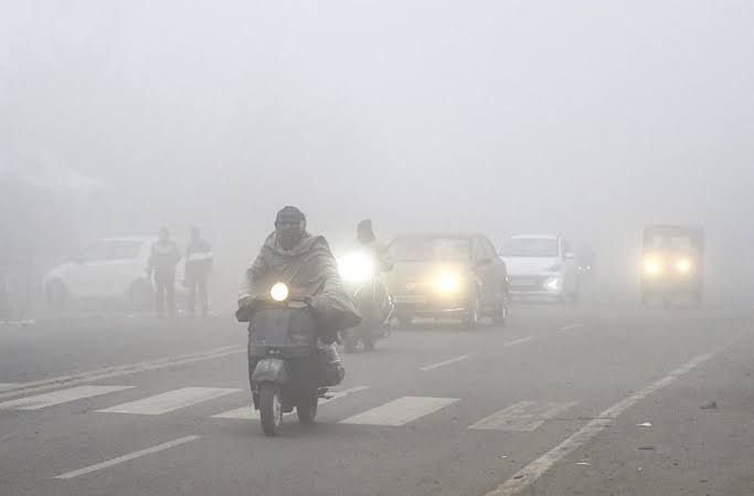 बिहार के कई जिलों में रेड अलर्ट,आज भी जारी रहेगा कोहरा-शीतलहर का प्रकोप 1 1000644337