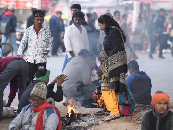 कड़ाके की ठंड और घने कोहरे से हुई नई साल की शुरुआत,बिहार के कई जिलों में ऑरेंज अलर्ट जारी