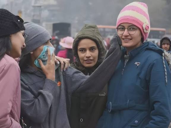 इस साल का मौसम का दर्ज की गई सबसे ठंडी सुबह,घने कोहरे और खराब AQI ने बढ़ाई ठंड