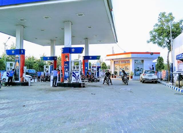  सरकार और बैंक की मदद से आप भी खोल सकते है पेट्रोल पंप,जानिए क्या करना होगा?
