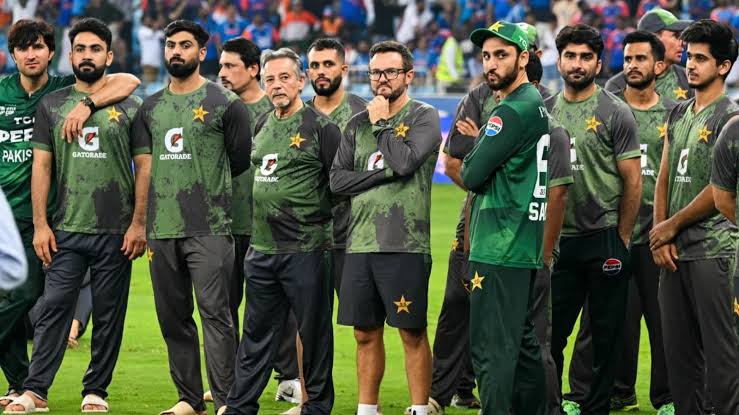  क्रिकेट से ज्यादा मीम्स में छाया पाकिस्तान,आइसलैंड के बाद युगांडा ने भी कसा तंज