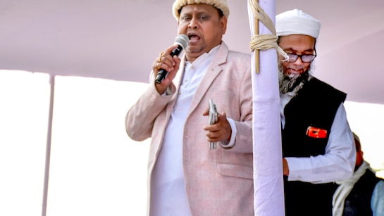 मुगल बादशाह बाबर के नाम पर बनाया जा सकता है मस्जिद!सुप्रीम कोर्ट ने सुनवाई से किया इनकार 1 1000415640