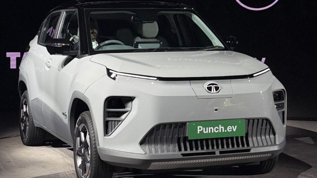 लंबे इंतजार के बाद लॉन्च हुआ टाटा की नई पंच EV,अब एक चार्ज में चलिए 468 KM 1 1000415648