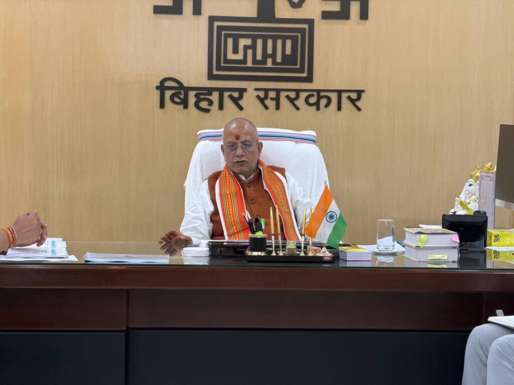 बिहार में अब सिर्फ लाइसेंसधारी दुकानदार ही बेच पाएं मांस,नियम का उल्लंघन करने पर होगी सख्त कार्रवाई 1 1000684796