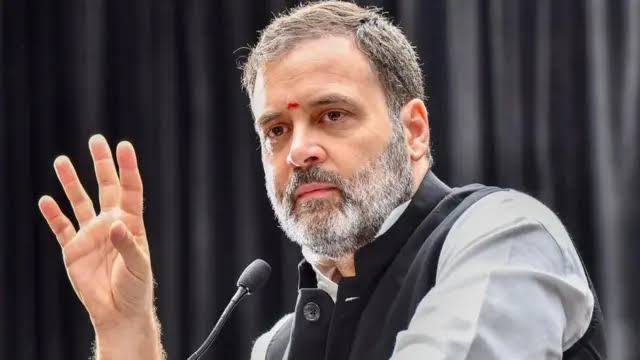  राहुल गांधी ने संघ और BJP पर साधा निशाना,संविधान को कमजोर करने की हो रही है साजिश