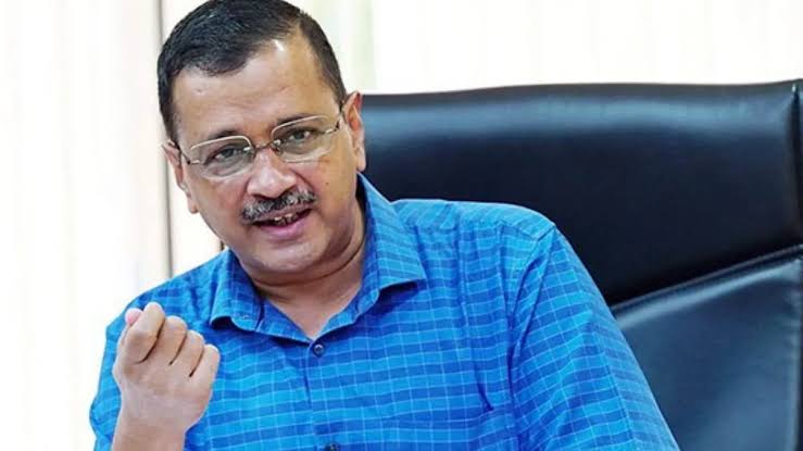  केजरीवाल ने राहुल-सोनिया का नाम लेकर साधा निशाना तो भड़क गई कांग्रेस,बोली-राहुल गांधी शेर है..