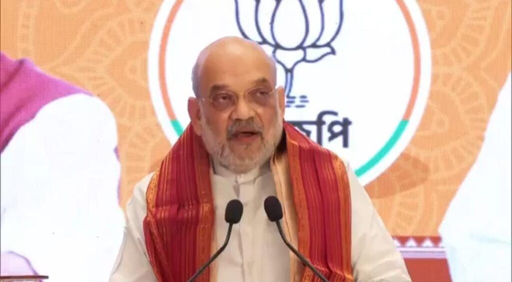 ममता बनर्जी पर अमित शाह का वार,चुन-चुनकर घुसपैठियों को देश से बाहर करेंगे,जितना रोना है रो लीजिए 1 1000035856