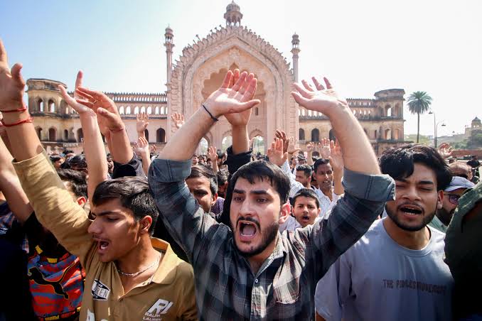 अमेरिका के खिलाफ भारत में शिया मुसलमानों का भारी विरोध,ईरान के लिए खुलकर दे रहे है अपना समर्थन 1 1000427599