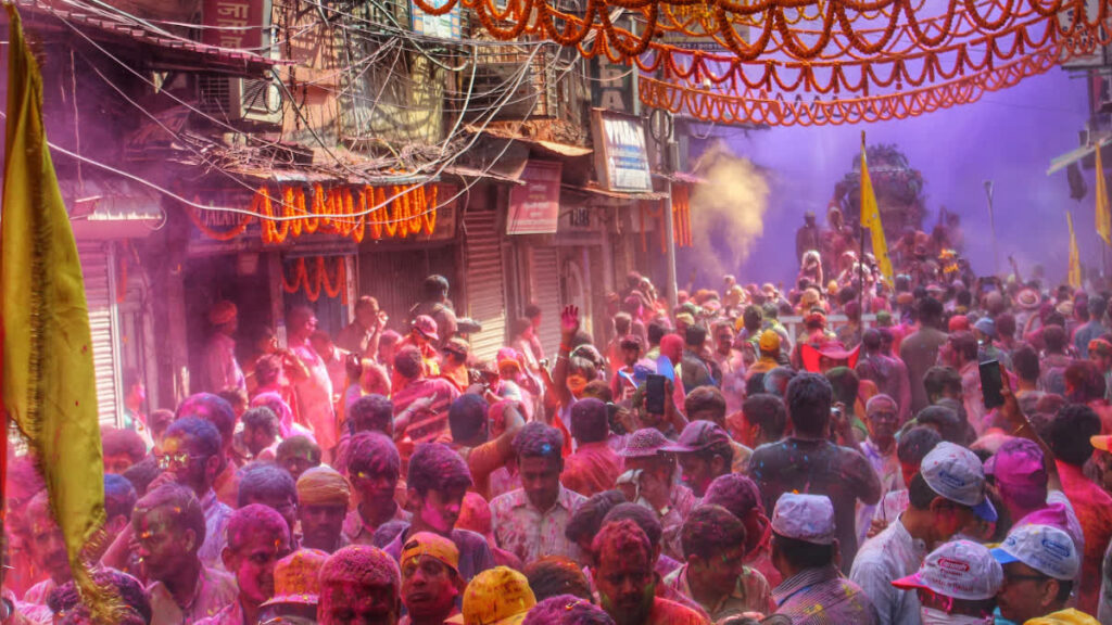 शेयर बाजार में निवेशकों के डूबे 9 लाख करोड़,जंग ने खराब किया आज होली का रंग 1 1000427731