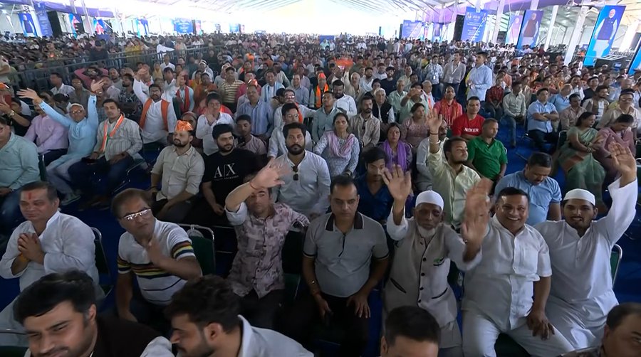 बंगाल में राष्ट्रपति के अनादर पर पीएम मोदी का पलटवार,देश और ‘नारीशक्ति’ ममता बनर्जी को नहीं करेगी माफ 1 1000468942