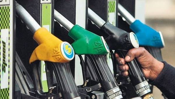 पेट्रोल-डीजल की कीमतों में आएगी बड़ी गिरावट,महंगाई से मिलेगी राहत! 1 1000703770