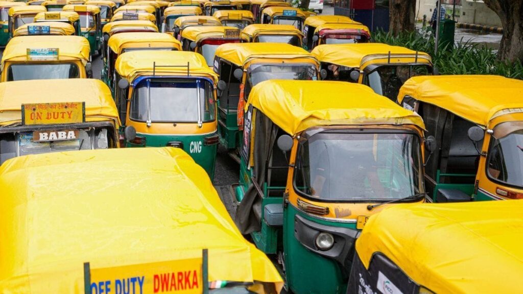 3 दिन तक हड़ताल पर रहेंगे ऑटो-टैक्सी और गाड़ी ड्राइवर!ट्रांसपोर्ट यूनियन ने किया बड़ा ऐलान 1 1000049937