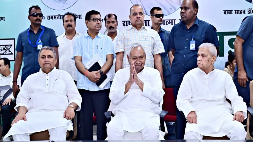 जेडीयू पार्टी को कमजोर करने में जुटे कई विधायक,मंत्रिमंडल में नहीं मिली जगह तो कर दी बगावत! 1 1000050040
