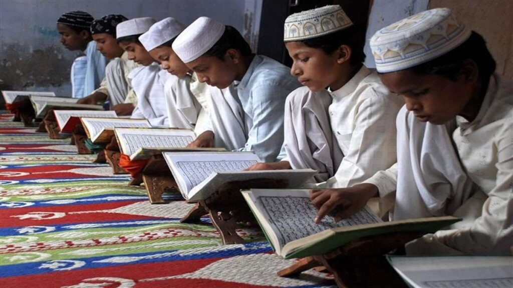 सभी मदरसों में प्रार्थना के समय गाना होगा ‘वंदे मातरम्’,सरकारी कर्मचारियों के लिए भी जारी हुआ निर्देश 1 1000050249
