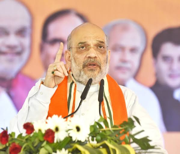 घुसपैठियों की पहचान करने में जुटी मोदी सरकार,सबको दिखाया जाएगा बाहर का रास्ता 1 1000051326