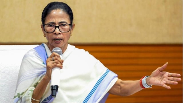 सांसद काकोली घोष ने TMC से तोड़ा नाता,ममता बनर्जी को लगा सबसे बड़ा झटका 1 1000051456