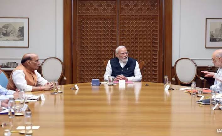  पीएम मोदी की अध्यक्षता में आज शाम होगी कैबिनेट बैठक,पेट्रोल-गैस और मंत्रिमंडल में बदलाव को लेकर होगा फैसला!