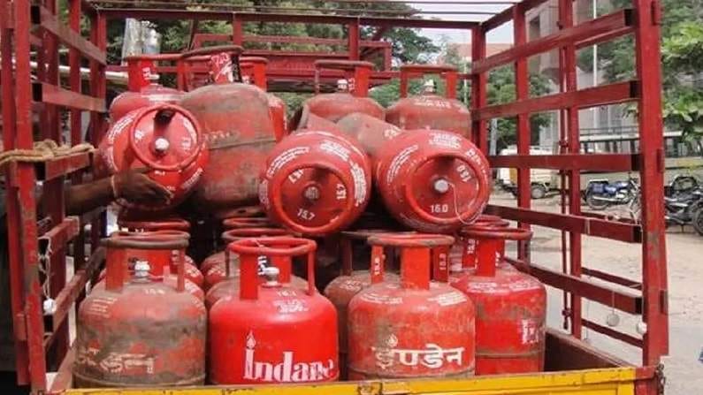 6 महीनों में कमर्शियल गैस सिलेंडरों की कीमतों में दोगुनी हुई बढ़ोतरी!महंगाई पर कैसे लगेगी लगाम? 1 1000052342