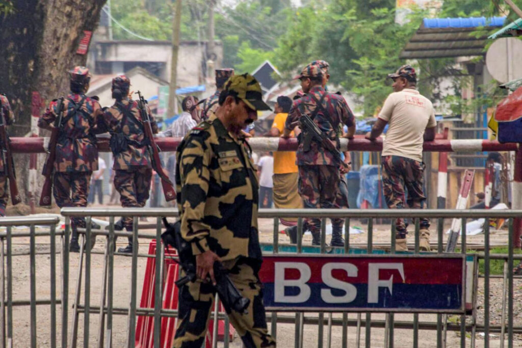 अवैध घुसपैठियों पर बंगाल सरकार की बड़ी कार्रवाई,4,800 लोगों को दिखाया गया बाहर का रास्ता 1 1000053575