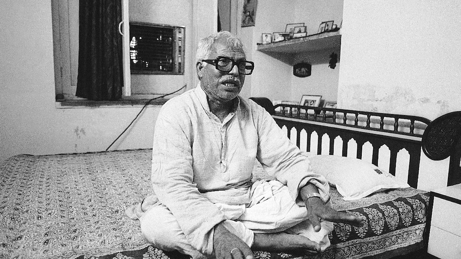 सामाजिक न्याय के असली महानायक थे जननायक कर्पूरी ठाकुर,जानें उनकी सादगी से सत्ता तक का सफर 1 1000054546