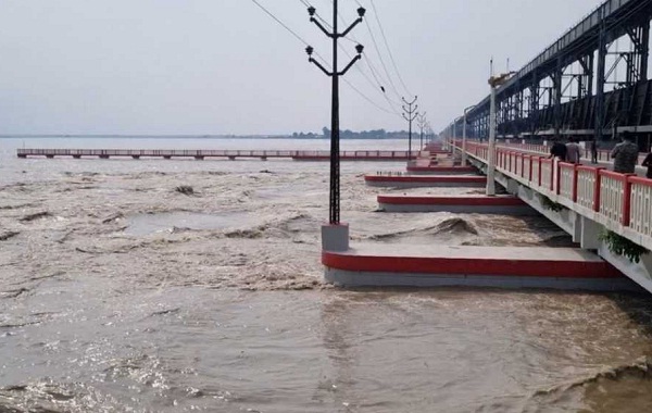 नेपाल में हुई भारी बारिश से बिहार होगा प्रभावित,बाढ़ के पानी से किसानों का हाल होगा बेहाल 1 1000057163