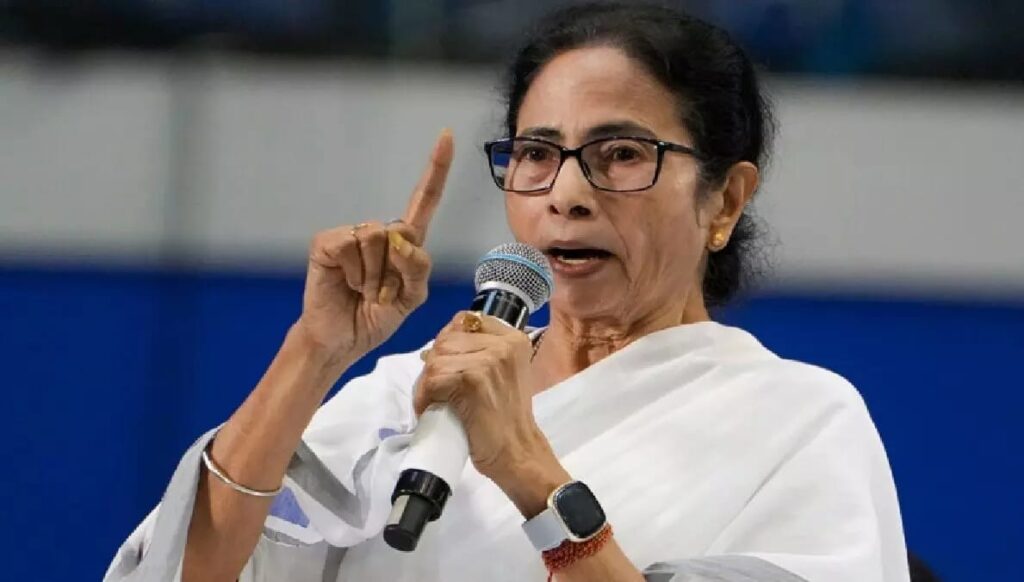 बंगाल हार के बाद बिखर गई ममता बनर्जी,न खाता बचा न बही! 1 1000782802