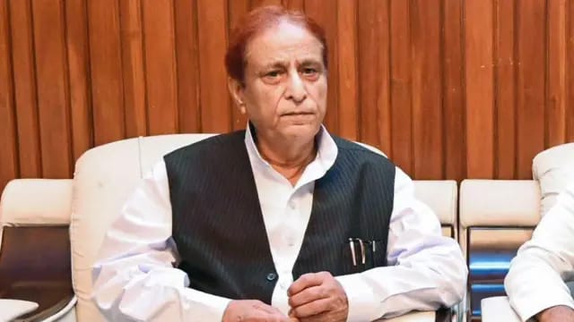 यूपी चुनाव में कितने प्रभावशाली हैं आजम खान?सरकार के सामने बेबस हुए सपा नेता! 1 1000789292